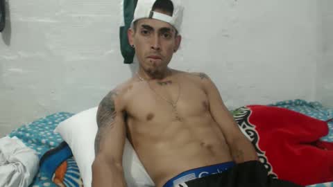 Snapshot of sweetlatinakim chatting on March 3, 1:12 am Camilo online show from March 3, 1:12 am