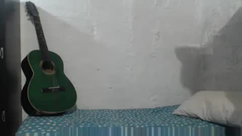 Snapshot of sweetlatinakim chatting on March 31, 12:45 am Camilo online show from March 31, 12:45 am