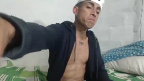 Snapshot of sweetlatinakim chatting on April 9, 11:15 am Camilo online show from April 9, 11:15 am