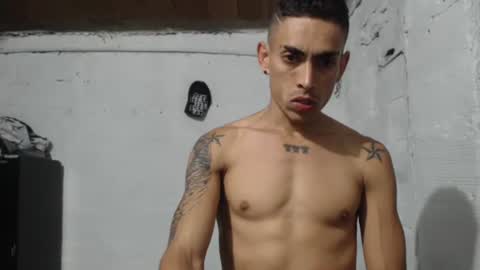Snapshot of sweetlatinakim chatting on April 19, 7:40 am Camilo online show from April 19, 7:40 am