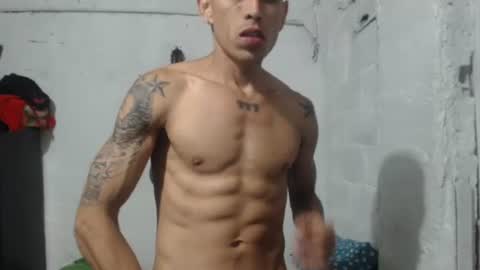 Snapshot of sweetlatinakim chatting on April 26, 10:57 am Camilo online show from April 26, 10:57 am
