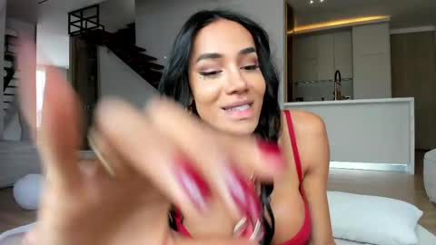 Snapshot of sweetlaurasaenz chatting on May 10, 3:06 pm Laura Saenz Geminis online show from May 10, 3:06 pm