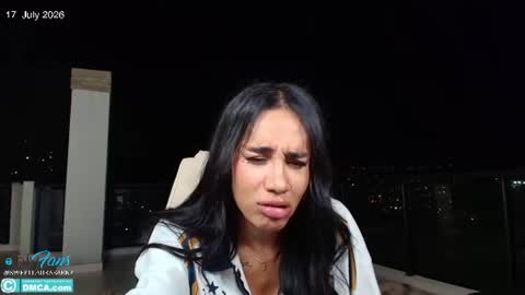 Snapshot of sweetlaurasaenz chatting on July 18, 4:16 am Laura Saenz Geminis online show from July 18, 4:16 am