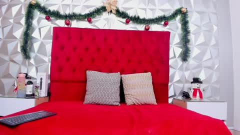 Snapshot of sweetlauren19 chatting on December 22, 5:23 am Lauren online show from December 22, 5:23 am