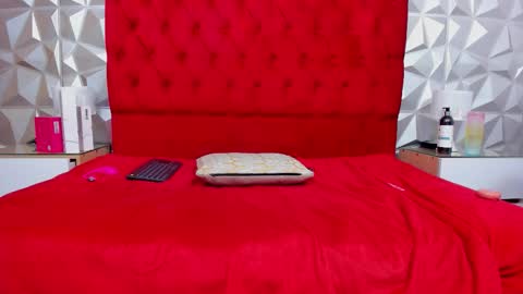 Lauren online show from March 27, 8:26 am