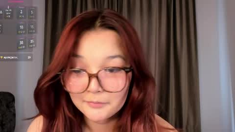 Snapshot of sweetlayla_ chatting on June 7, 11:25 am Layla online show from June 7, 11:25 am