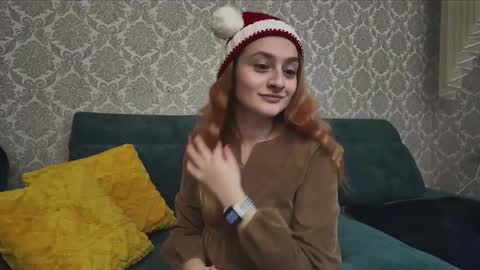 sweetliaison online show from December 19, 6:09 am