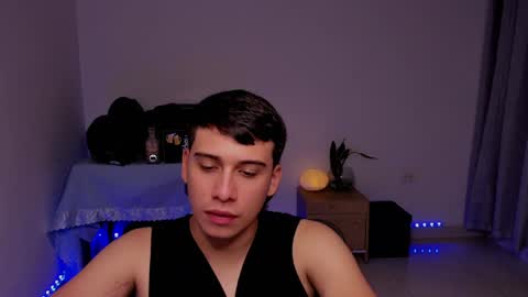 Lian online show from December 7, 3:25 am