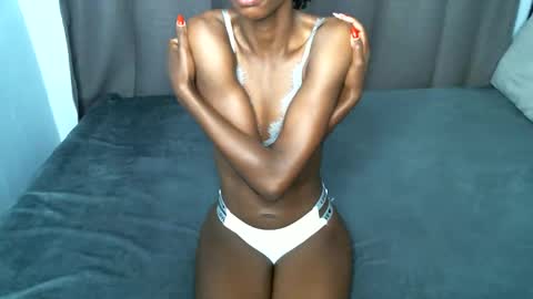 Snapshot of sweetlilly2540 chatting on November 10, 7:24 pm sweetlilly2540 online show from November 10, 7:24 pm