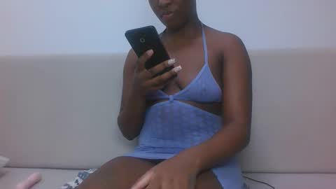 Snapshot of sweetlipshee chatting on June 1, 8:21 pm sweetlipshee online show from June 1, 8:21 pm