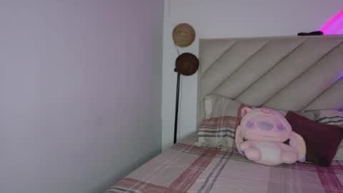 Snapshot of sweetlove_243 chatting on June 26, 10:30 am sweetlove 243 online show from June 26, 10:30 am