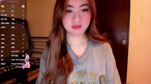 Snapshot of sweetlovepinay04 chatting on May 25, 3:01 am Zoe online show from May 25, 3:01 am