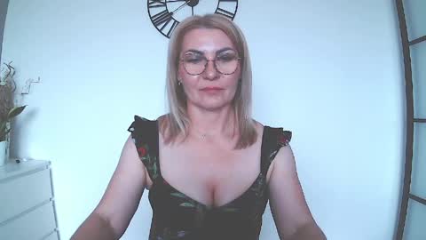 Snapshot of sweetmarthaaa chatting on May 11, 11:16 am sweetmarthaaa online show from May 11, 11:16 am