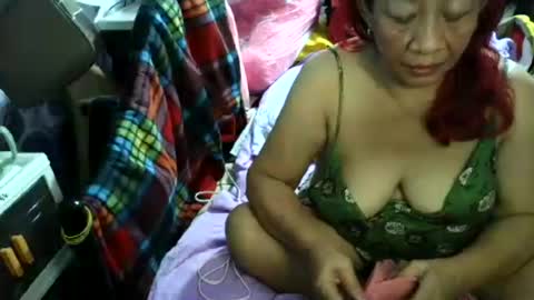 Snapshot of sweetmature_69 chatting on June 17, 1:45 pm sweetmature_69 online show from June 17, 1:45 pm