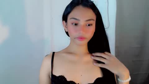 Snapshot of sweetmorena_xox chatting on October 23, 5:51 am Nia online show from October 23, 5:51 am