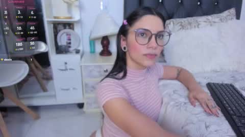 sweetnicky1 online show from January 5, 7:28 pm