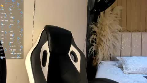 Snapshot of sweetnova_ chatting on June 17, 2:14 am Sweet Nova online show from June 17, 2:14 am