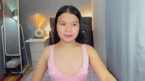 Snapshot of sweetnwildts chatting on May 7, 2:39 am Ghena online show from May 7, 2:39 am