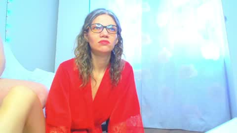 Snapshot of sweetpairfun chatting on April 20, 5:43 am Veronica and Alex online show from April 20, 5:43 am