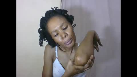 Snapshot of sweetpetite254 chatting on March 24, 2:38 am ESTHER online show from March 24, 2:38 am