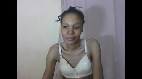 Snapshot of sweetpetite254 chatting on March 31, 1:51 am ESTHER online show from March 31, 1:51 am