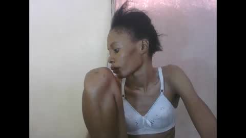 Snapshot of sweetpetite254 chatting on April 2, 6:11 am ESTHER online show from April 2, 6:11 am