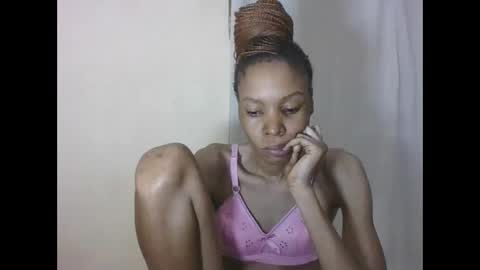 Snapshot of sweetpetite254 chatting on April 21, 1:42 am ESTHER online show from April 21, 1:42 am