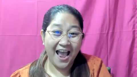 Snapshot of sweetpilipina88 chatting on December 22, 11:41 pm MIA online show from December 22, 11:41 pm