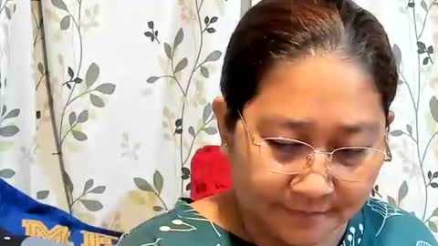 Snapshot of sweetpilipina88 chatting on September 28, 8:20 am MIA online show from September 28, 8:20 am