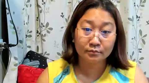 Snapshot of sweetpilipina88 chatting on October 24, 8:00 am MIA online show from October 24, 8:00 am