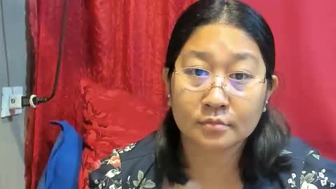 Snapshot of sweetpilipina88 chatting on February 17, 12:18 am MIA online show from February 17, 12:18 am