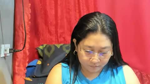 Snapshot of sweetpilipina88 chatting on May 18, 9:59 am MIA online show from May 18, 9:59 am