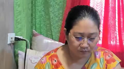 Snapshot of sweetpilipina88 chatting on June 9, 11:16 pm MIA online show from June 9, 11:16 pm