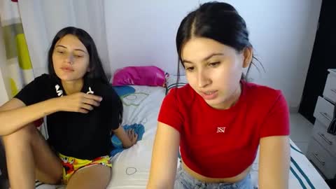Snapshot of sweetpink1_ chatting on September 19, 3:30 am Caro  Lily online show from September 19, 3:30 am