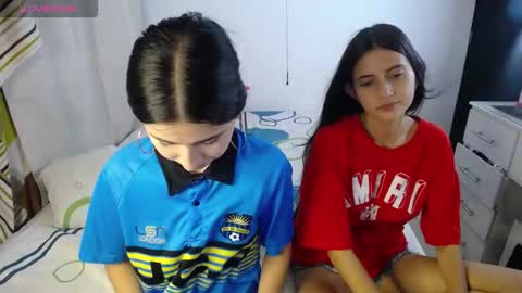 Snapshot of sweetpink1_ chatting on September 27, 10:59 pm Caro  Lily online show from September 27, 10:59 pm