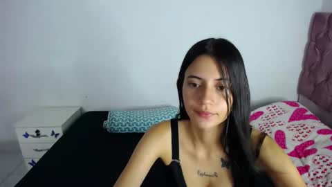 Snapshot of sweetpink1_ chatting on October 10, 3:38 am Caro  Lily online show from October 10, 3:38 am