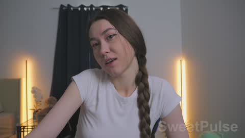 Snapshot of sweetpulse_ chatting on December 5, 4:36 pm Rose online show from December 5, 4:36 pm