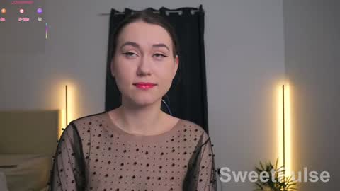 Snapshot of sweetpulse_ chatting on January 8, 5:48 pm Rose online show from January 8, 5:48 pm