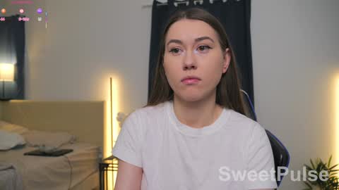 Snapshot of sweetpulse_ chatting on January 18, 7:50 pm Rose online show from January 18, 7:50 pm