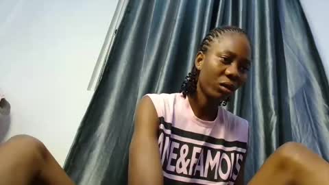 Snapshot of sweetpussy135 chatting on October 11, 7:12 pm slim ivy online show from October 11, 7:12 pm