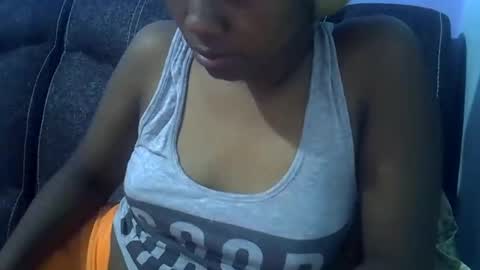 Snapshot of sweetqueen20 chatting on April 24, 2:58 am queen online show from April 24, 2:58 am