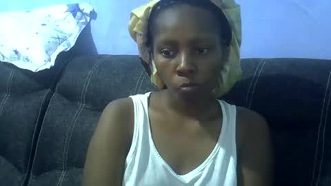 Snapshot of sweetqueen20 chatting on May 6, 1:25 am queen online show from May 6, 1:25 am