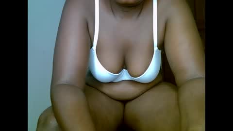 Snapshot of sweetrenne chatting on February 19, 9:39 am sweetrenne online show from February 19, 9:39 am