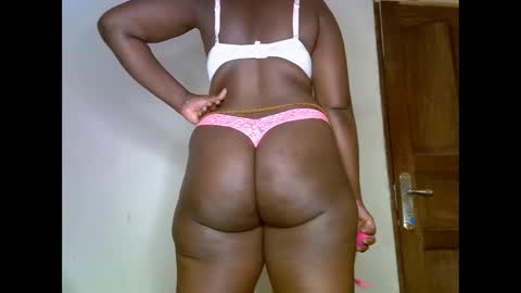 Snapshot of sweetrenne chatting on February 20, 6:35 pm sweetrenne online show from February 20, 6:35 pm