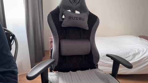 Snapshot of sweets_909 chatting on February 23, 7:17 am sweets_909 online show from February 23, 7:17 am