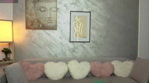 Snapshot of sweetsexangel chatting on September 21, 10:17 am Goddess Allysse online show from September 21, 10:17 am