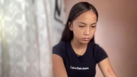 Snapshot of sweetsexy_miax chatting on February 16, 2:07 am Mia online show from February 16, 2:07 am