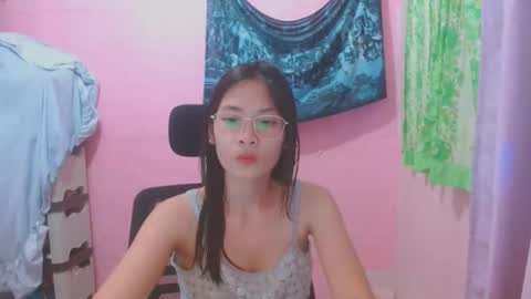 Snapshot of sweetsexygirl20 chatting on May 20, 12:44 pm Mia online show from May 20, 12:44 pm