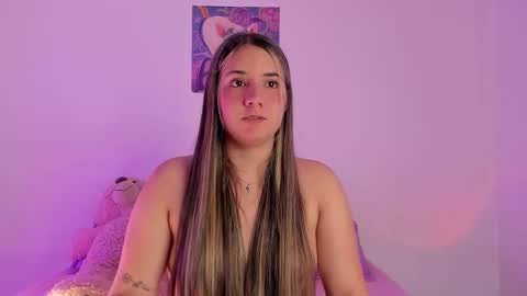 Snapshot of sweetsofi_12 chatting on February 24, 3:21 pm Sofia sweet online show from February 24, 3:21 pm