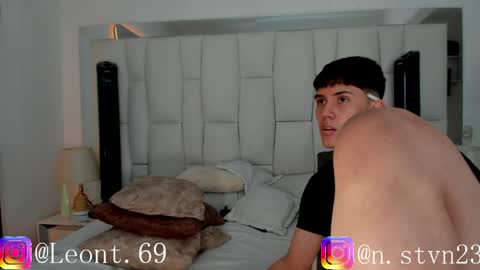 Snapshot of sweett_candy2 chatting on April 17, 5:49 pm sweett_candy2 online show from April 17, 5:49 pm